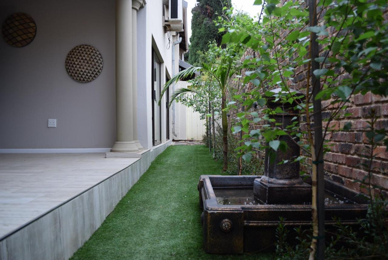 African Moon Corporate House Kempton Park Exterior photo
