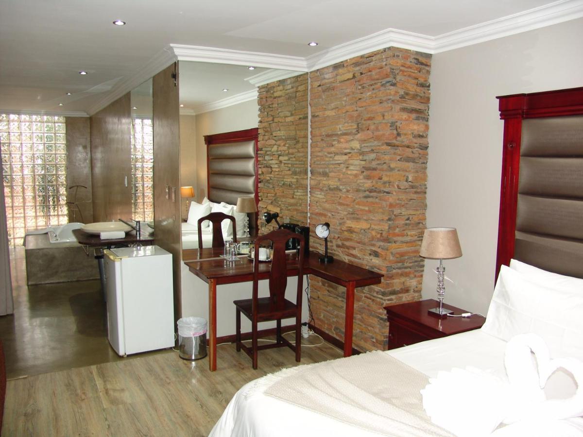 African Moon Corporate House Kempton Park Exterior photo