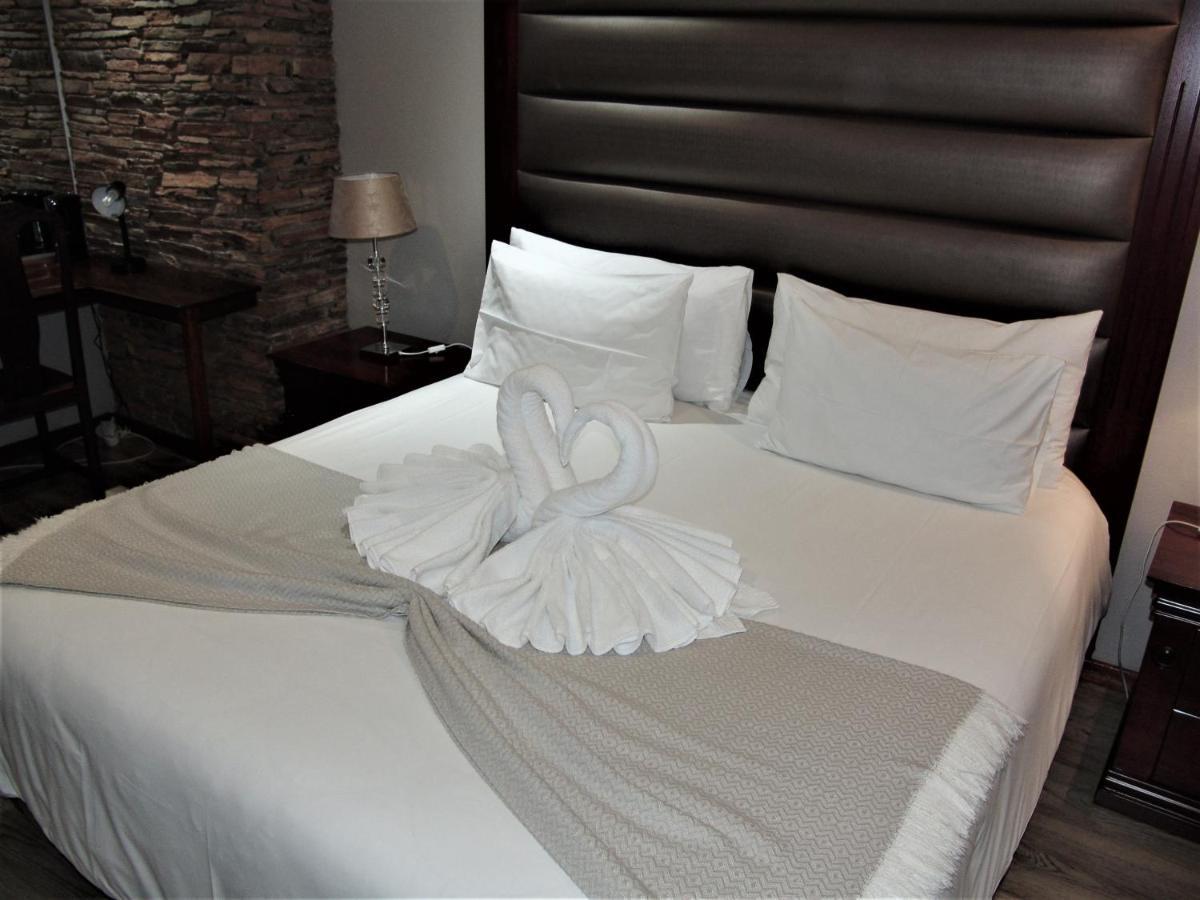 African Moon Corporate House Kempton Park Exterior photo