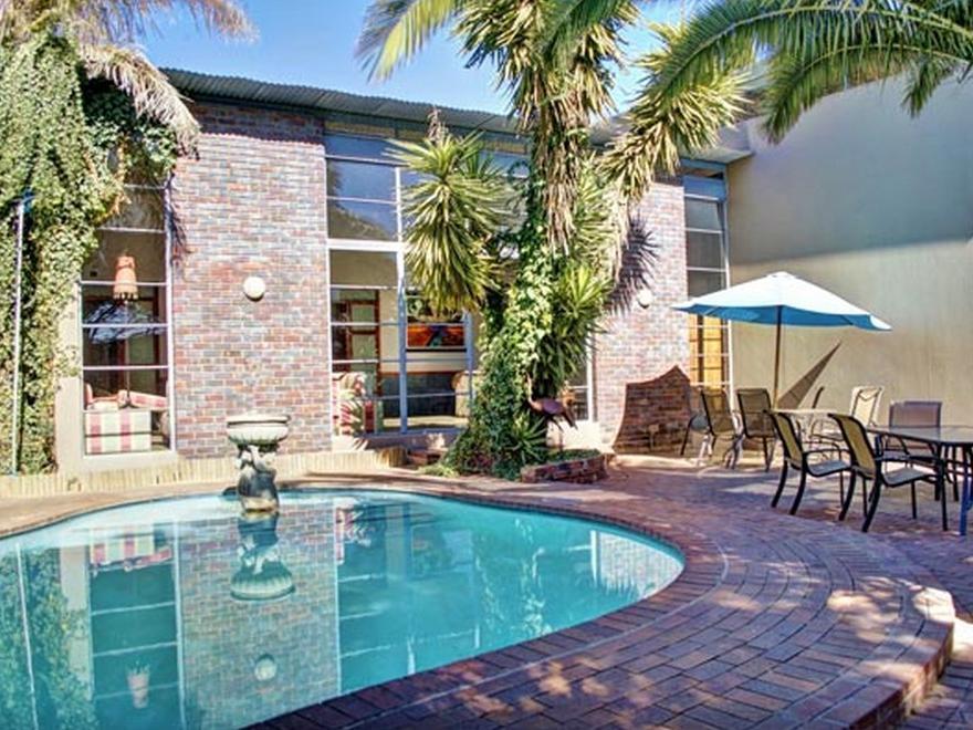 African Moon Corporate House Kempton Park Exterior photo