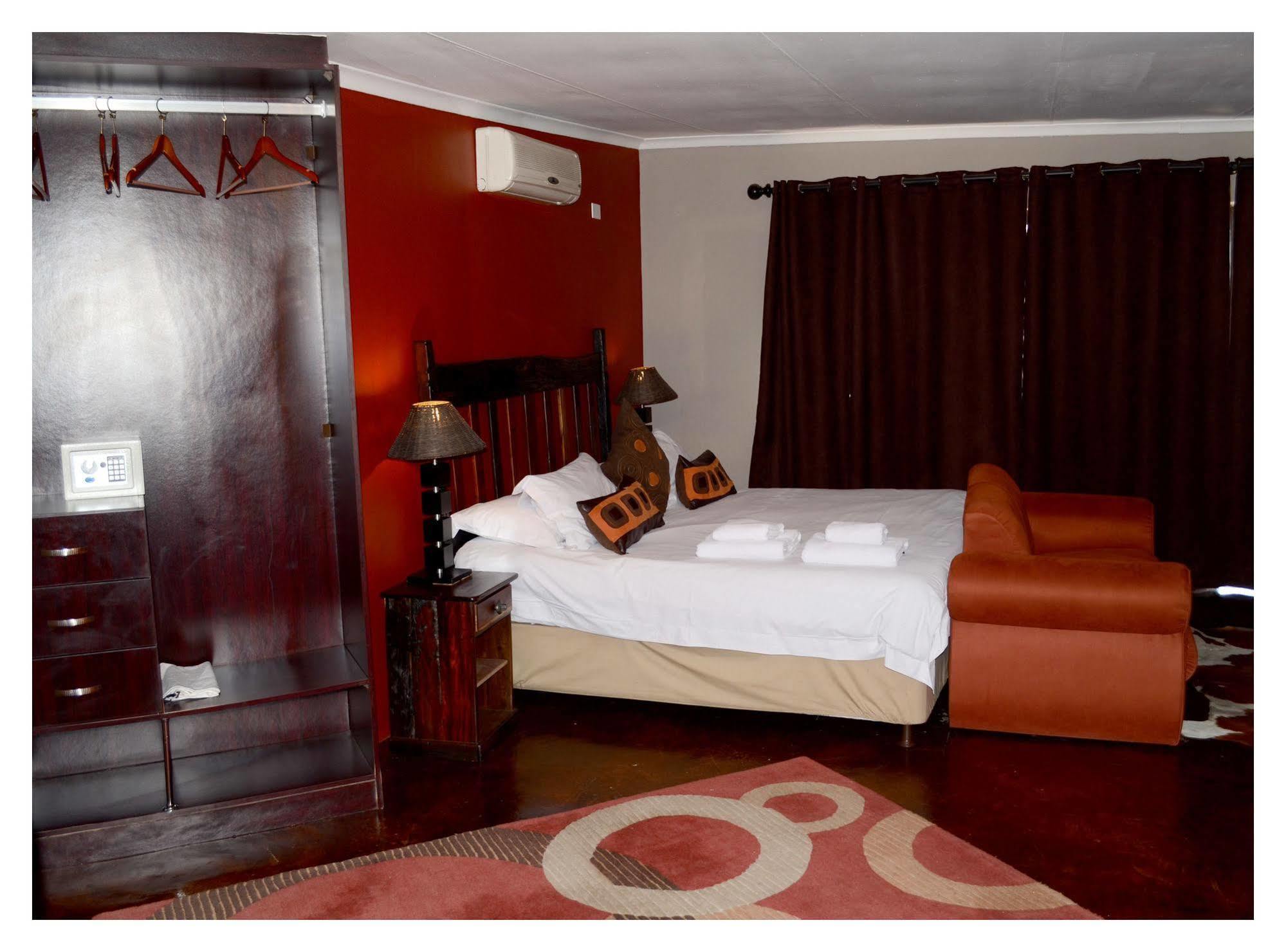 African Moon Corporate House Kempton Park Exterior photo